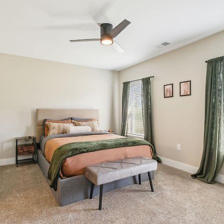 A Pet Friendly Cozy Condo In Травърс Сити Екстериор снимка