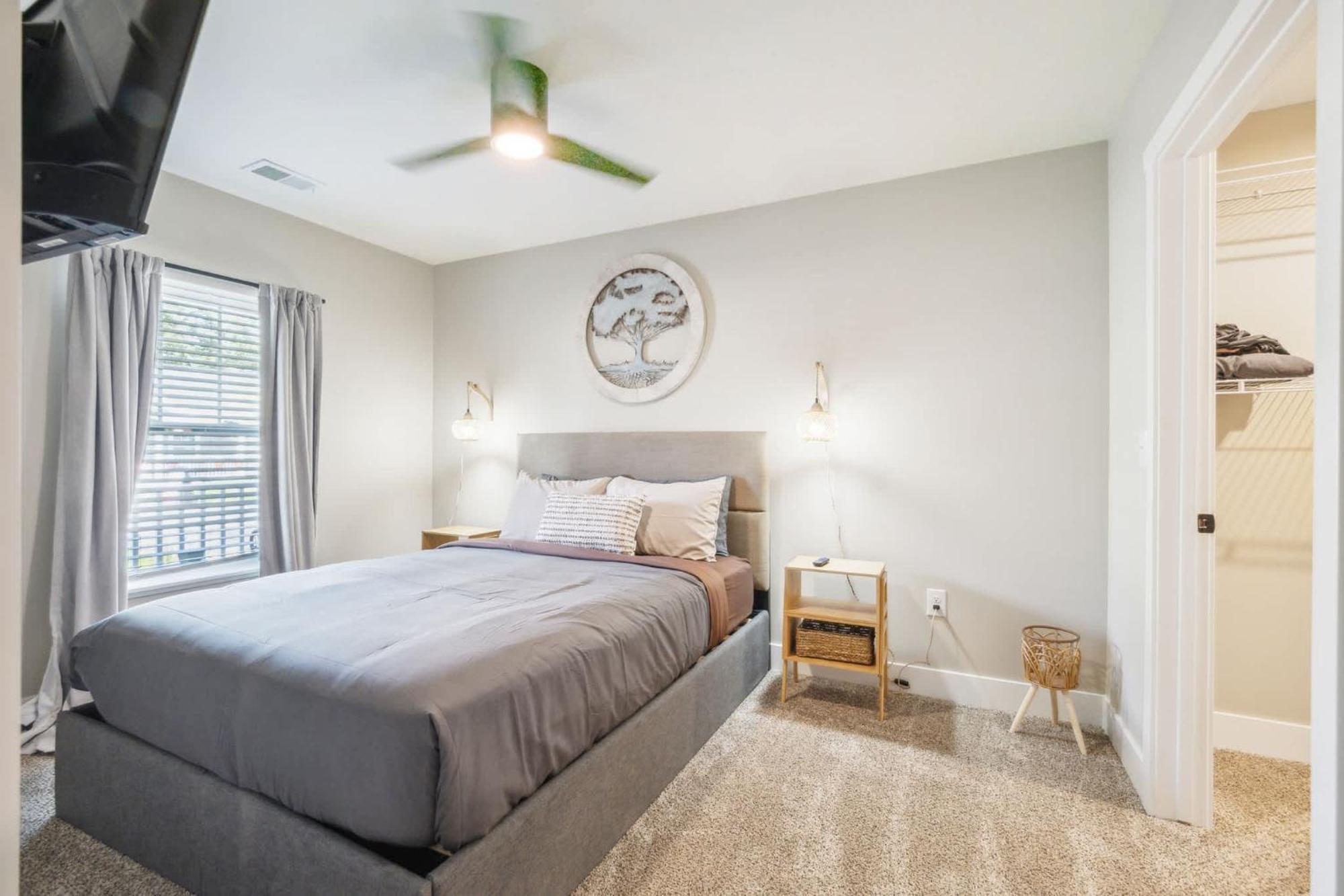 A Pet Friendly Cozy Condo In Травърс Сити Екстериор снимка