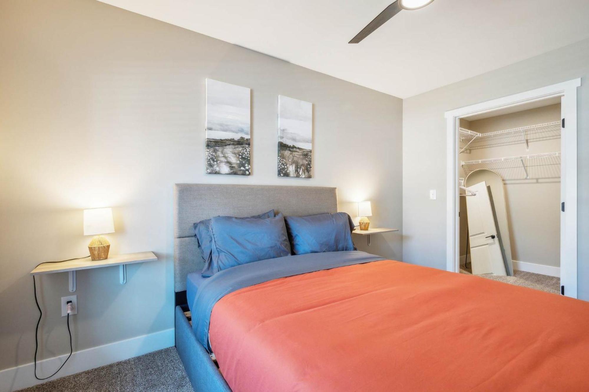 A Pet Friendly Cozy Condo In Травърс Сити Екстериор снимка