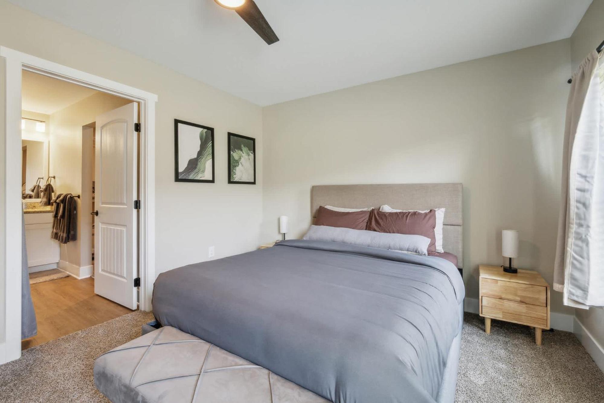 A Pet Friendly Cozy Condo In Травърс Сити Екстериор снимка